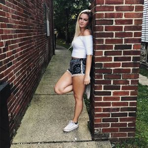 Meet your Posher, Lexi